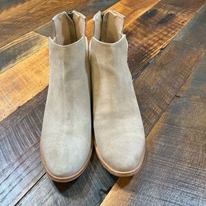 ABLE Women’s Gobal Gamboa Cutout Suede Boots Taupe Size 9 – Braided Back Zip